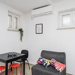 Residence & Pool Villa Schwarz Suites