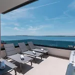 Luxury Mandre