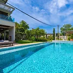 Villa Dolores Apartments