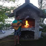 Franic Bacina Lakes Apartments