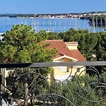Oleandra Apartments