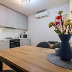 Pretty Apartment In The Centre - Old Town Zadar