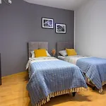 Vera Apartments With Sea View And Old Town View