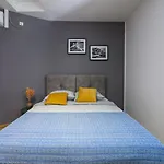 Vera Apartments With Sea View And Old Town View