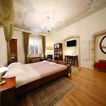 Petrizio Palace