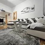 Elite Residence Flos