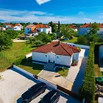 Villa Anura