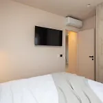 Pasman, Three Bedroom Apartment With Private Jacuzzi