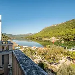2 Bedroom Beautiful Apartment In Ston