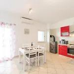 Lovely Apartment In Veli Rat With Kitchen