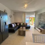 Beautiful Holiday Home In Lisicic
