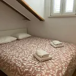 Lanai Apartment