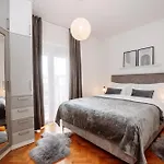 Apartment Lumary