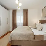 Apartment Lumary