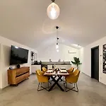 Double Pleasure: 2 Studios With Sea Views And Pool - Studio-5&8
