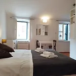 Old Town E Apartments