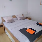 Apartmani Ankica Dekovici Bb