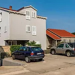Lovely Apartment In Blato With Kitchen