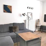 City Center Parking Sea View Apartment Aquamarine