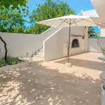 Cozy Apartment In Nin With Wifi