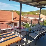 Loviste Apartments