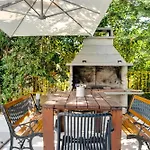 Spacious Apartment With Private Heated Pool, Diklo