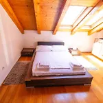 Villa Apartments Mecajac