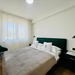 Apartments The Beach Resort Vir