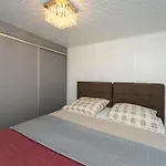 2 Bedroom Nice Apartment In Rtina
