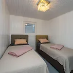 2 Bedroom Nice Apartment In Rtina