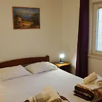 Beach House Zuljana