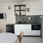 Apartmani More Komarna