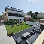 Apartmani Ante & Ivano Biograd With Pool