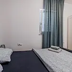 Lovely Apartment In Blato With Kitchen