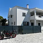 Apartment Judy, Terrace&Garden, 80M From The Beach