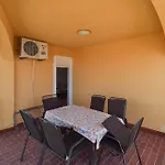 Coastal Comfort Family Apartment