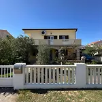 Schoenes Ferienhaus In Strandnaehe - Sabunike