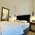 Lux Apartments