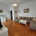 Apartment Karmen By The Sea