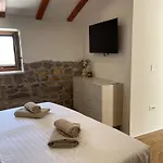 Monte Cristo Wines & Rooms
