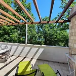 Green Apartment