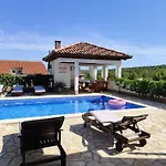 Holiday House Barisic