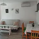 Zara Apartment