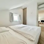 Deluxe Villa No.10 - Rooms & Apartments