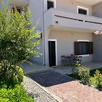 Apartment Lina