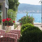 Filipovic Apartments With Pool