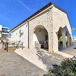 Crowonder Villa Smile With Swimming Pool And Stone Backyard