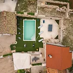 Villa Stone Valcer