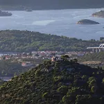 Lovely Apartment In Mrljane With Lake View