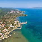 Beach Front Apartment In Mrljane With Wifi